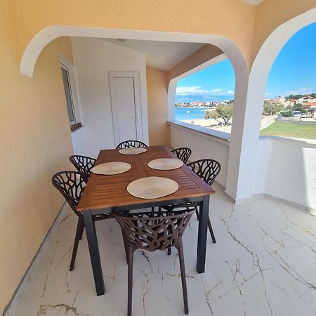 Apartmani Ruzmarin Vir Exterior foto