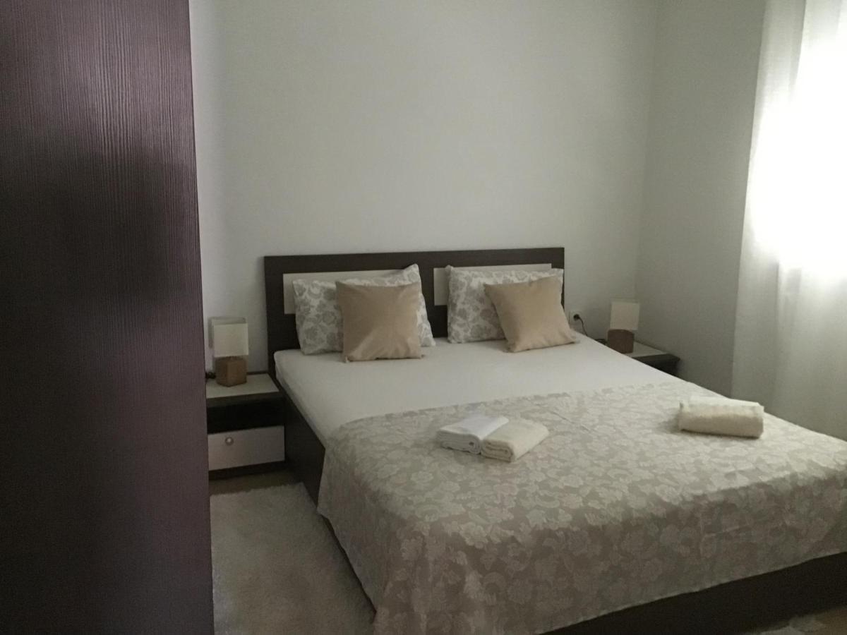 Apartmani Ruzmarin Vir Exterior foto