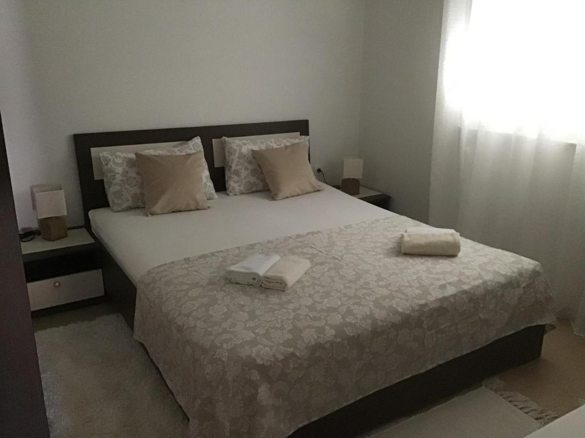 Apartmani Ruzmarin Vir Exterior foto