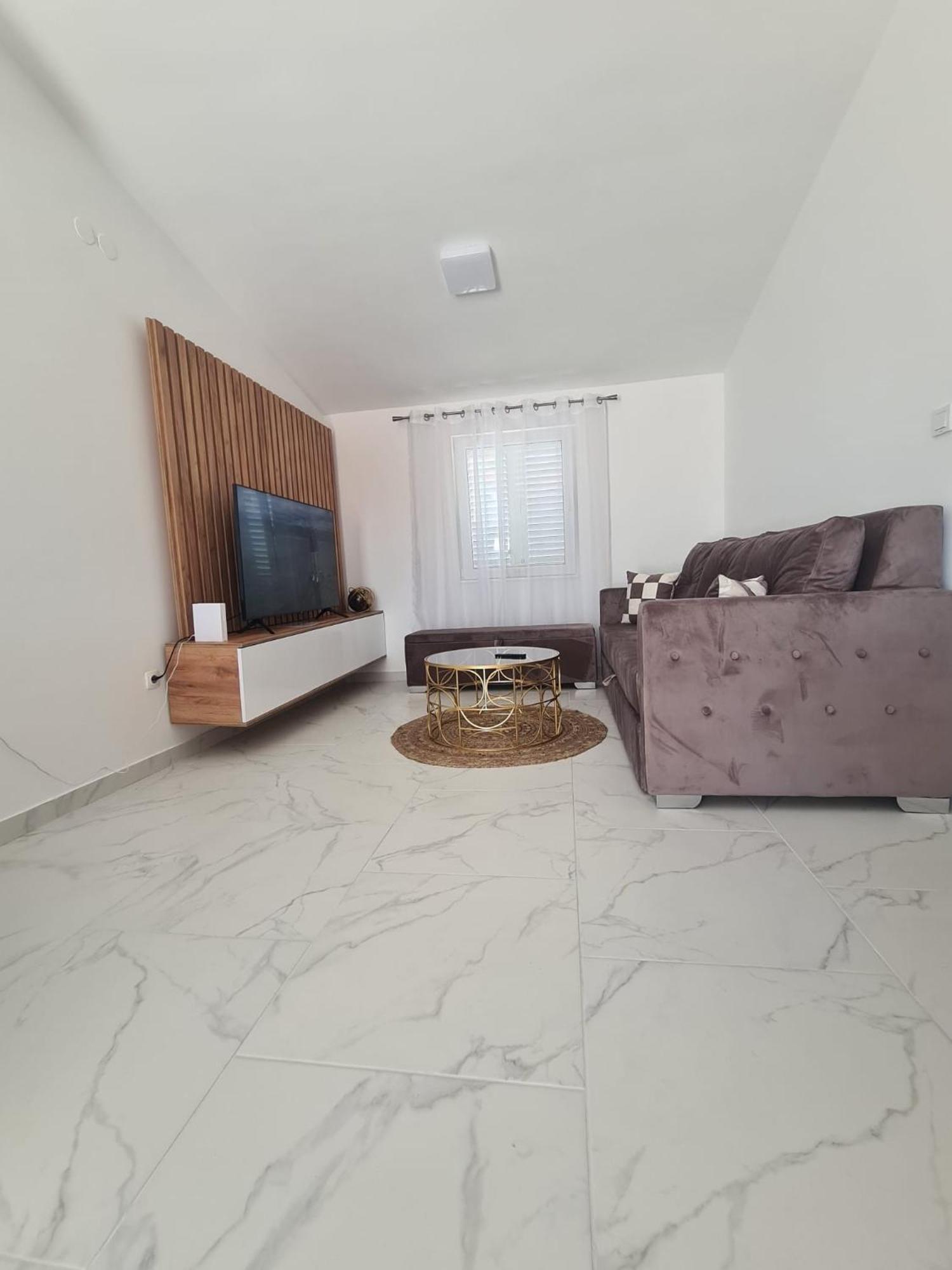Apartmani Ruzmarin Vir Exterior foto