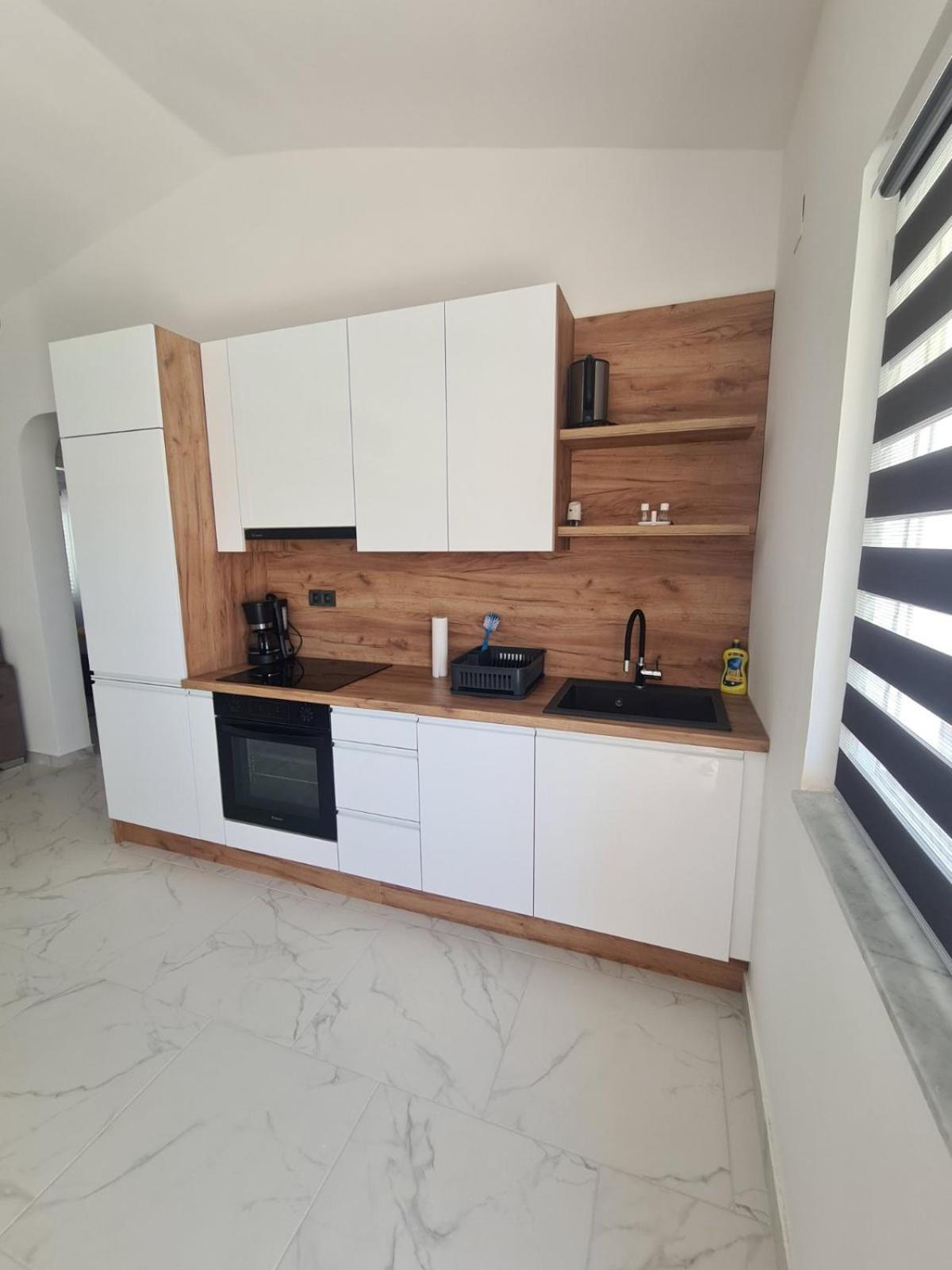 Apartmani Ruzmarin Vir Exterior foto